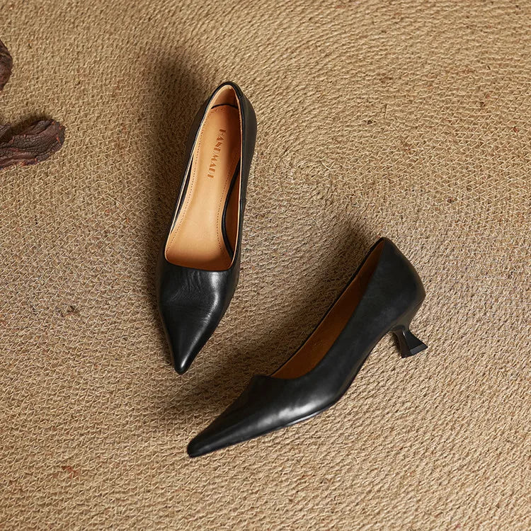 Sarah | Verfijnde Puntige Leren Pumps